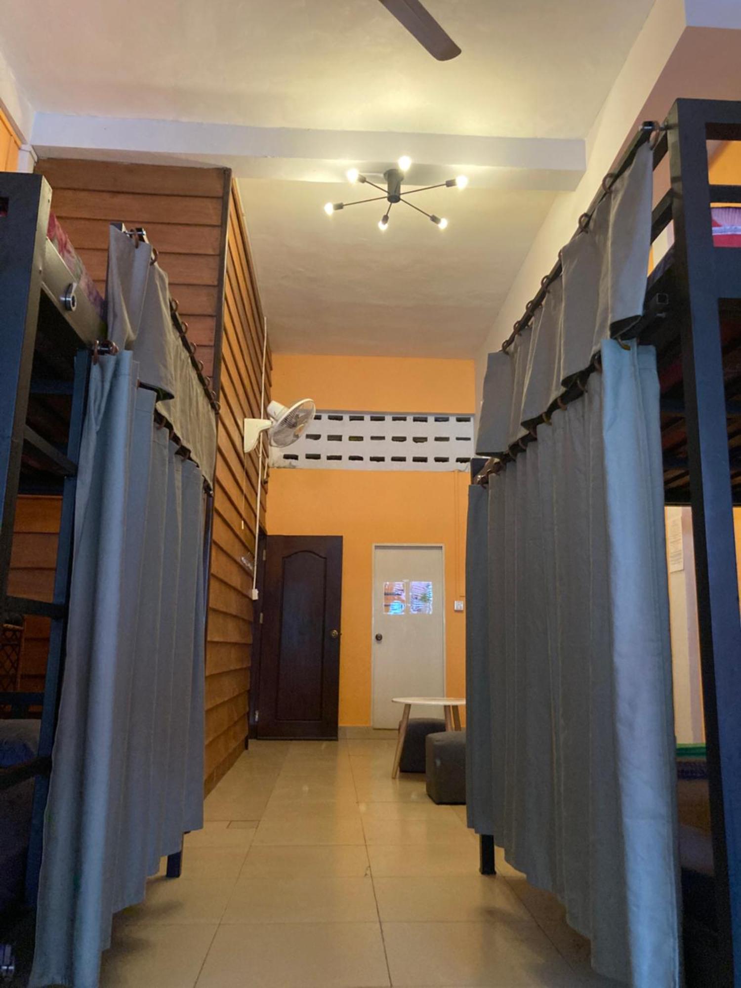 Ganesha Hostel Battambang Luaran gambar