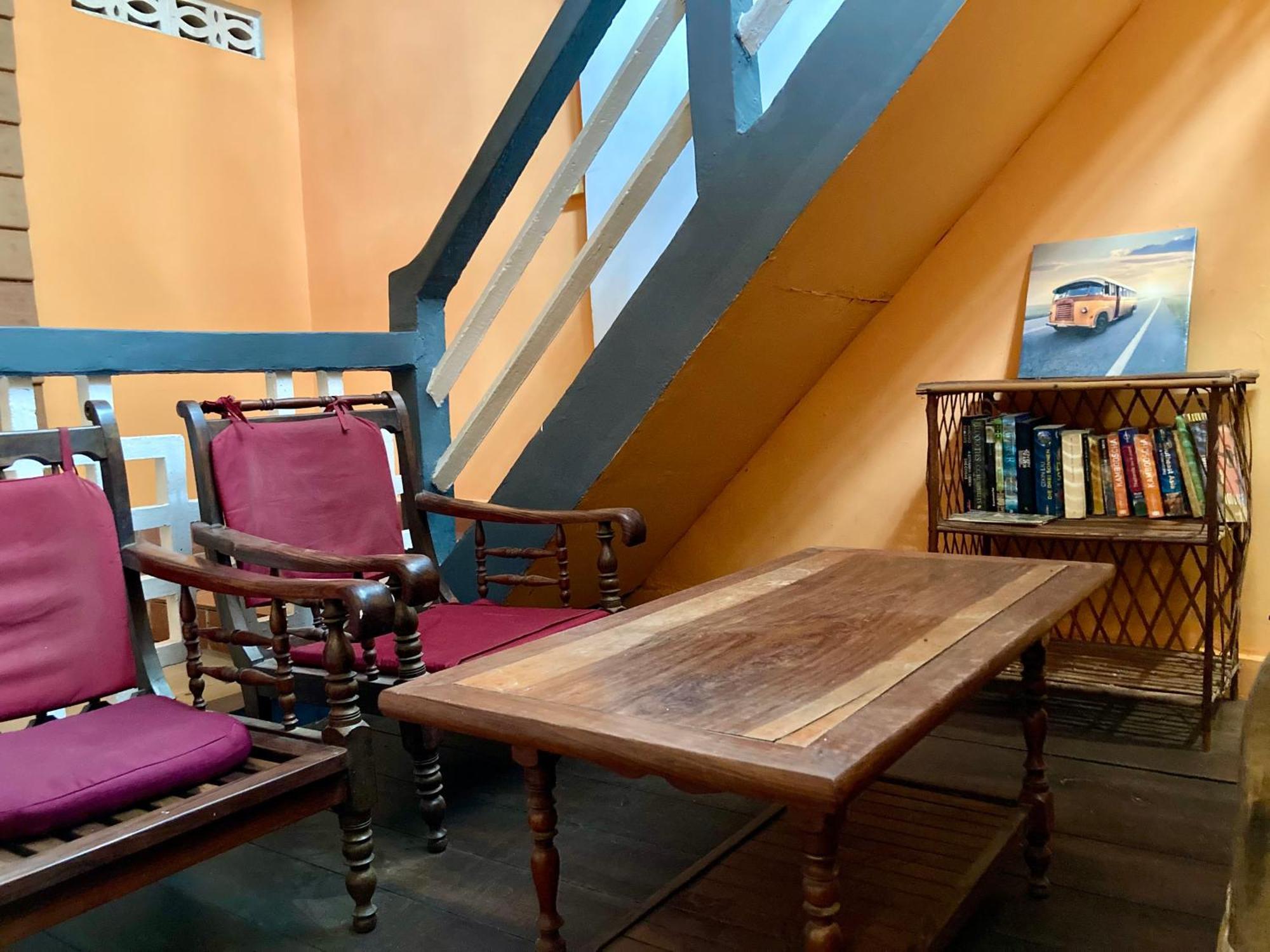 Ganesha Hostel Battambang Luaran gambar