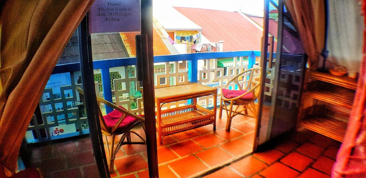 Ganesha Hostel Battambang Luaran gambar