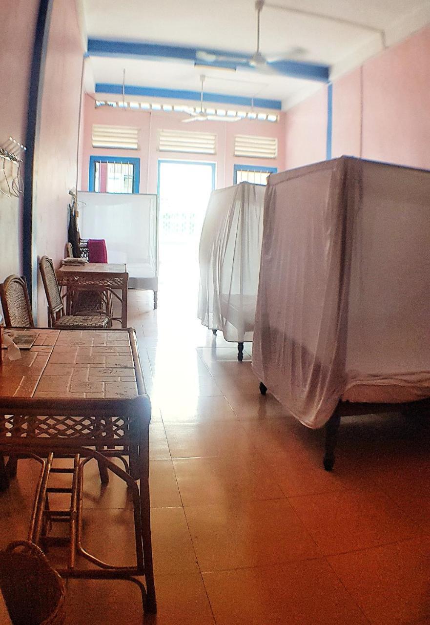 Ganesha Hostel Battambang Luaran gambar